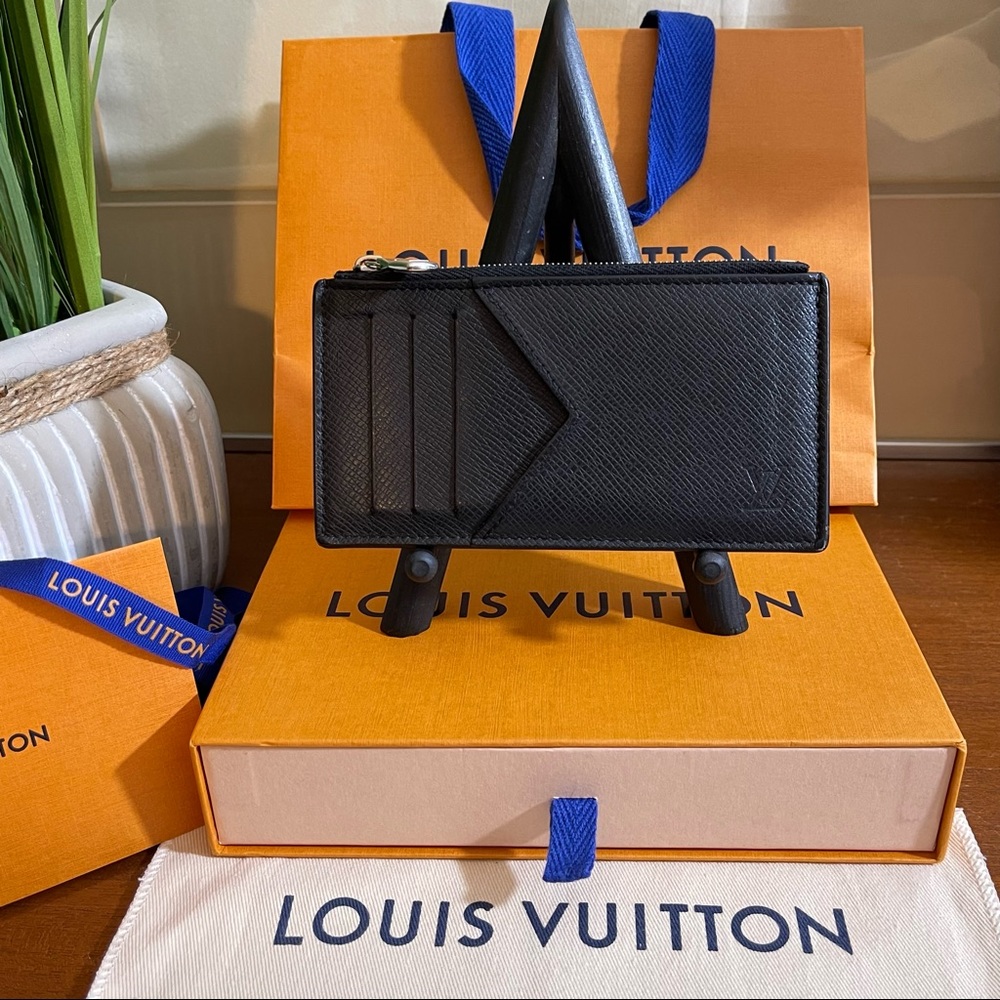 2019 Louis Vuitton Taiga Coin Card Holder Wallet - Picture 2 of 16